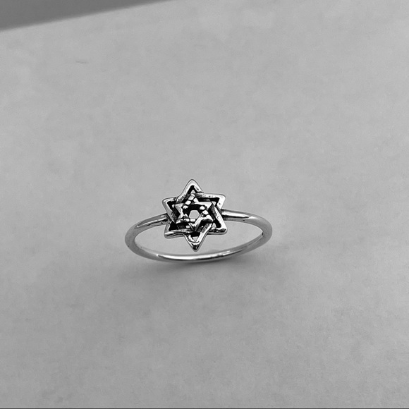 Sterling silver star ring, star ring, silver star ring, dainty ring, silver ring - Picture 2 of 11